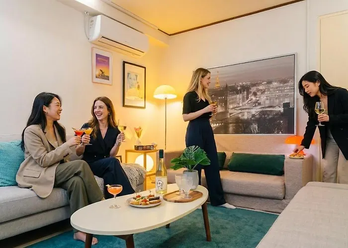Atelier Cinema Concept 2 Stops To Hongdae *