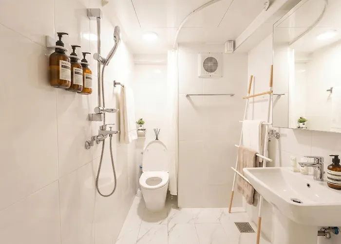 Apartment Atelier Cinema Concept 2 Stops To Hongdae